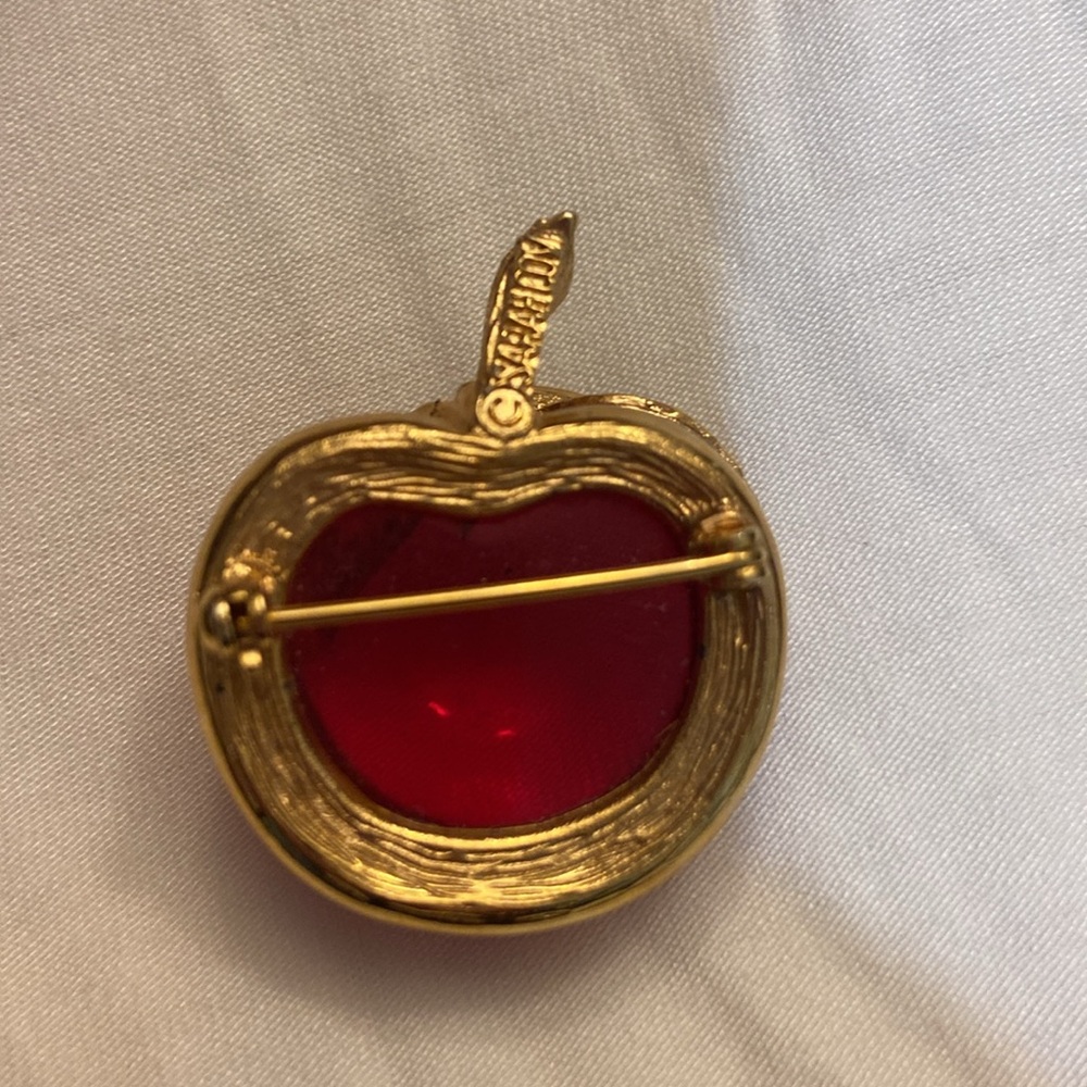 Vintage Sarah Coventry Brooch Apple Cherry Pink Lucite Pin Brooch - Picture 5 of 6
